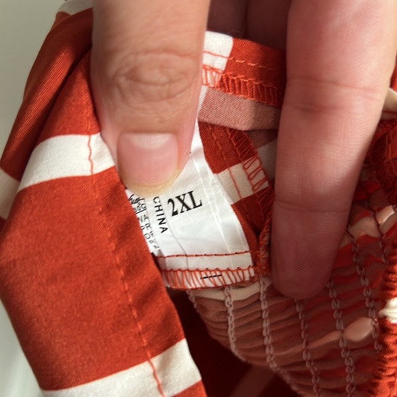 SHEIN Crop Top - Picture 7 of 8